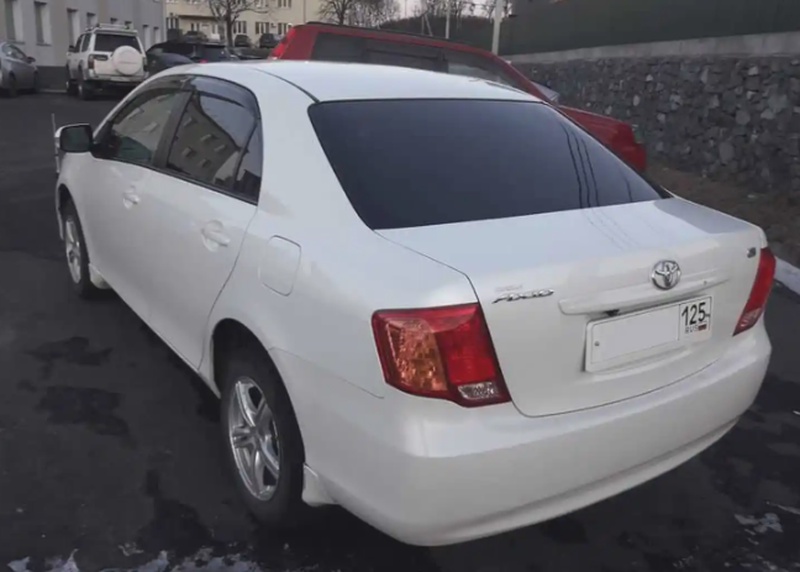 Заднее Стекло от Toyota Axio